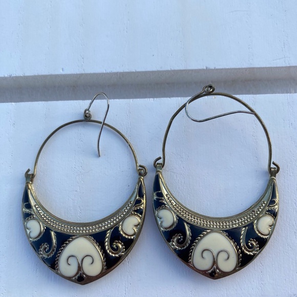 Vintage Jewelry - 💚 3/$20 Enameled hoop earrings wire pierced black white enamel on metal 2.5”